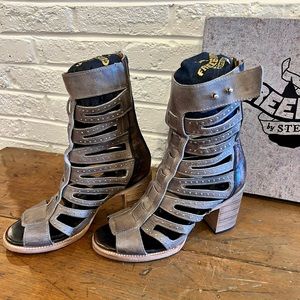 Freebird Lotus Stone Sandals, Size 11